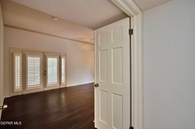 Building Photo - 5710 Mira Grande Dr