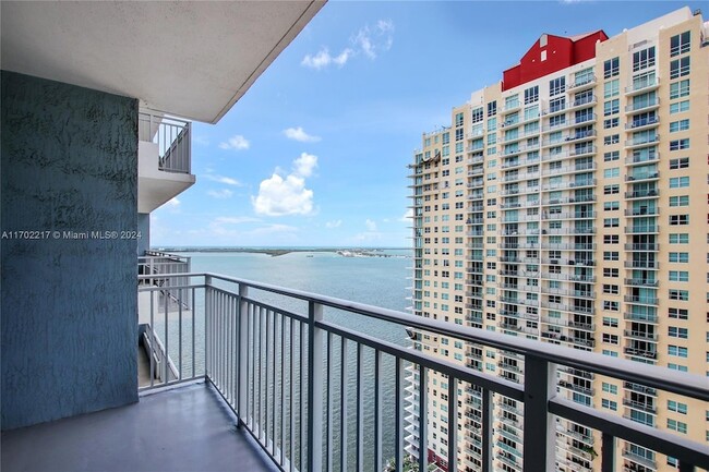 Building Photo - 1111 Brickell Bay Dr