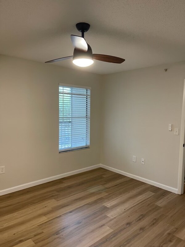 Building Photo - 642 Dory Ln