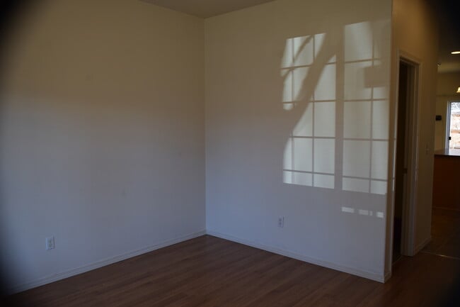 Building Photo - 6321 NE 59th Ct
