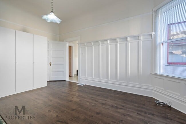 Building Photo - Updated Edwardian Style Noe Valley Flat - ...