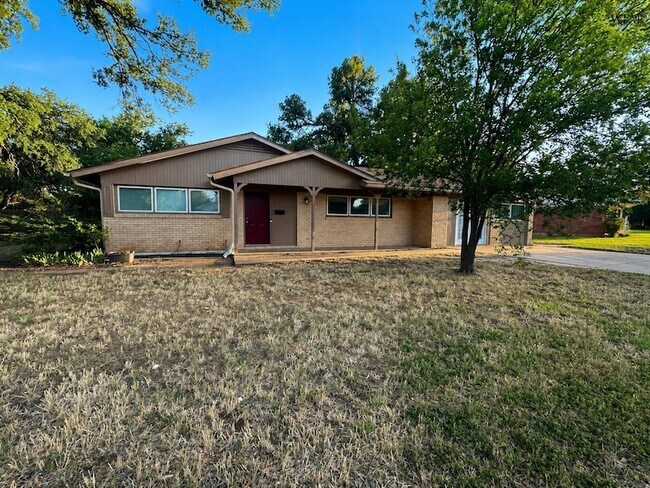 Building Photo - 4801 Pawnee Pathway