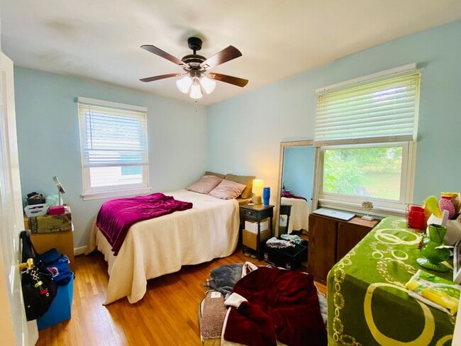Building Photo - Adorable 2bdrm/1bth Rancher Located in Richmond's West End!!