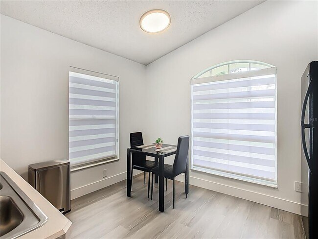 Building Photo - 1510 Chapman Oak Ct