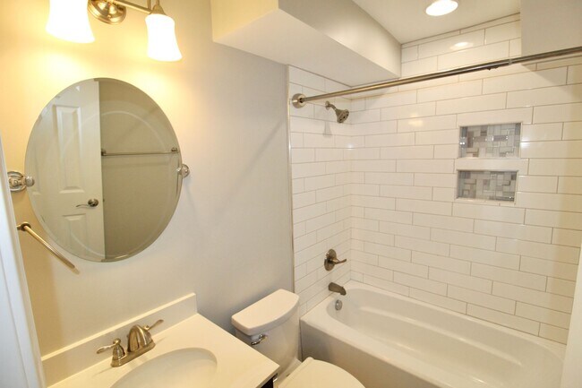 Building Photo - 1360 Hunters Rd