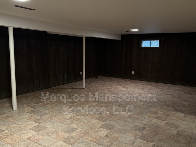 Building Photo - 2717 Victoria Ln