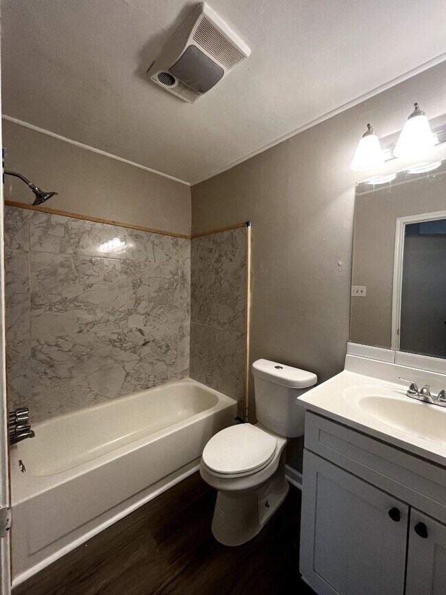 Building Photo - Apartment for lease