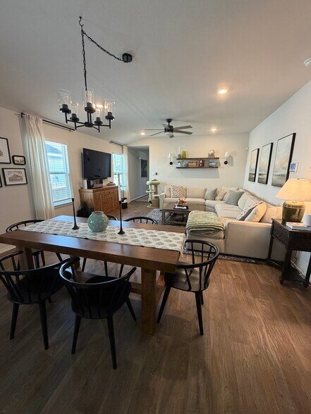 Building Photo - 1206 Brown Pelican Way