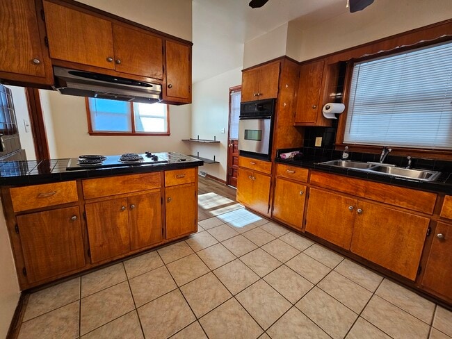 Building Photo - 333 6th St SW