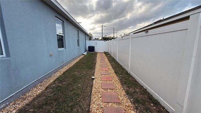 Building Photo - 358 Hibiscus Dr