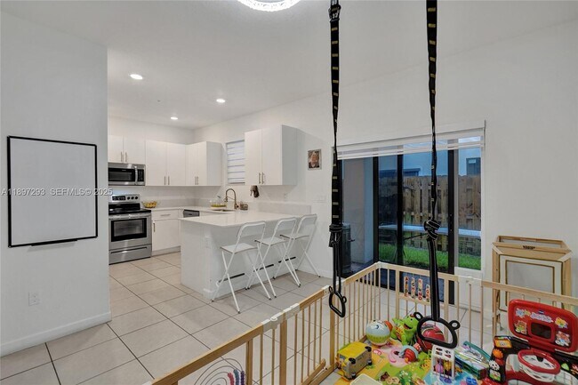 Building Photo - 250 SW 159th Ct