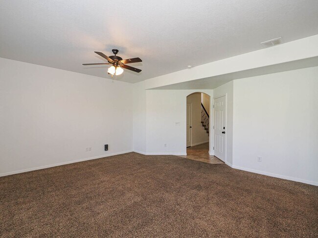 Building Photo - Beautiful 3-Bed, 2-Bath Townhome in Americ...