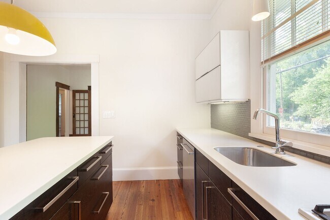 Building Photo - Charming 1920's Bungalow w/ Modern Upgrade...