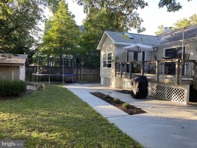 Building Photo - 2107 Virginia Ave