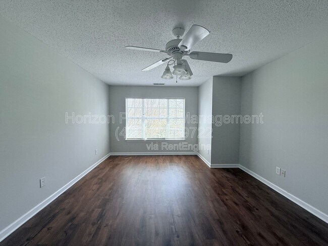 Building Photo - 296 Azalea Cir