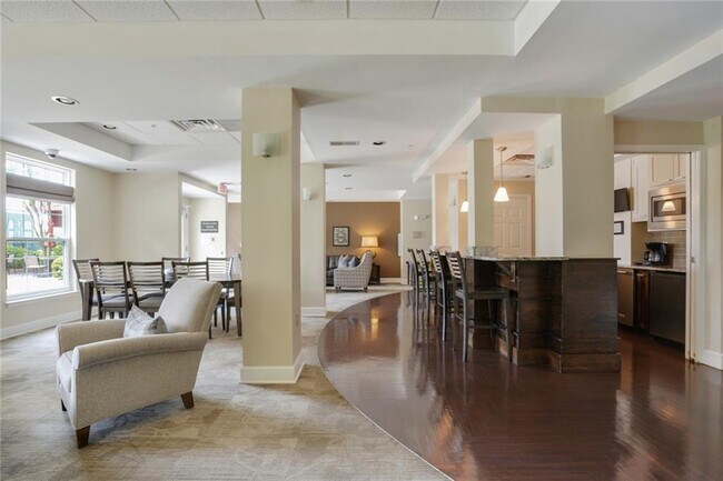 Building Photo - 230 E Ponce de Leon Ave
