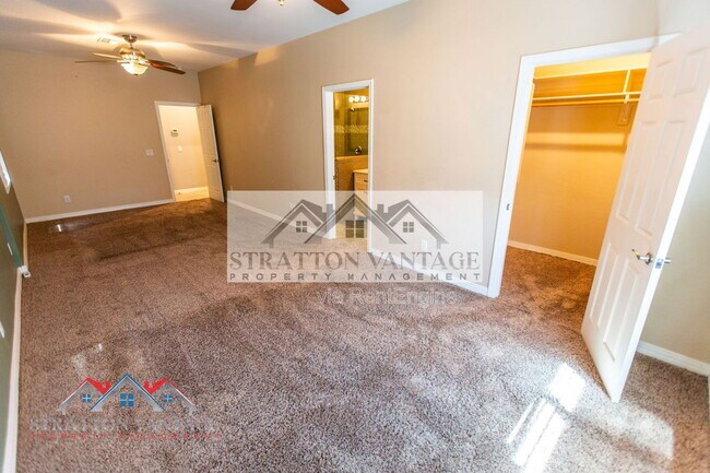 Building Photo - 2249 E Sells Dr