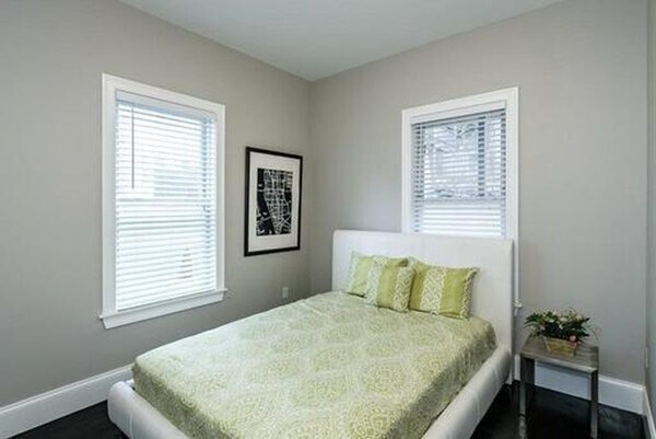 Building Photo - 69 Day St