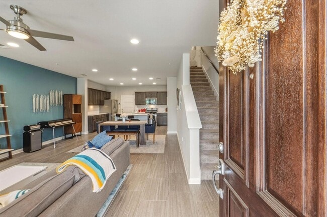 Building Photo - 6814 E Riverside Dr