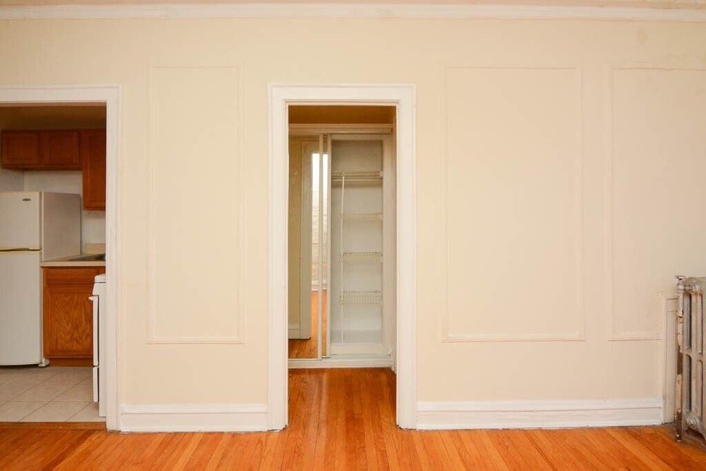 Building Photo - 1169 N Dearborn St