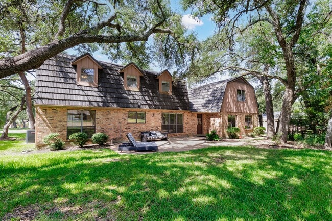 Building Photo - 9006 Balcones Club Dr