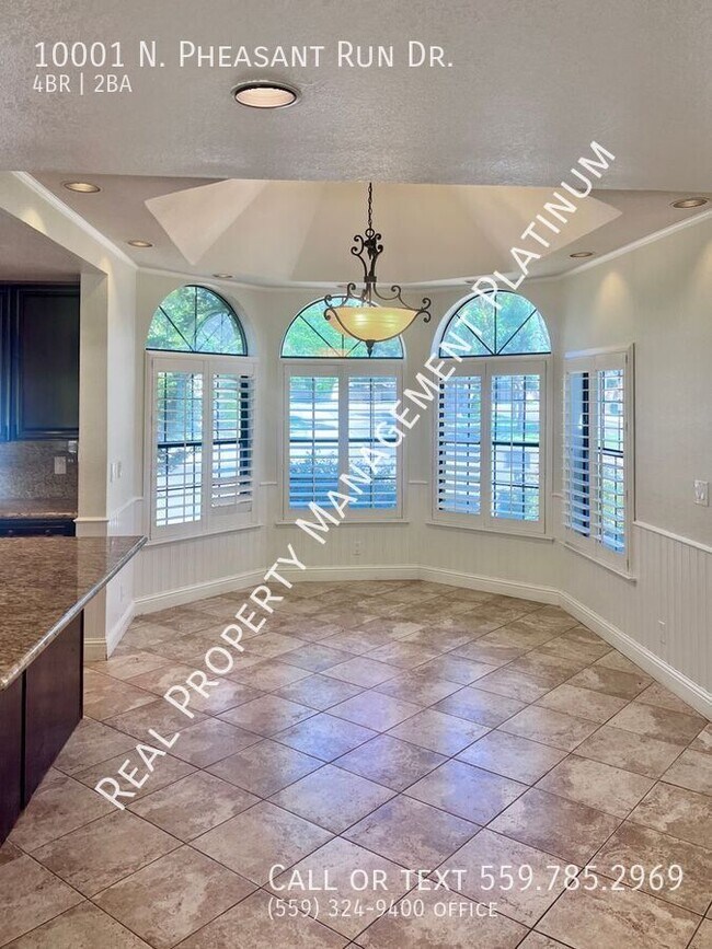 Building Photo - 10001 N Pheasant Run Dr