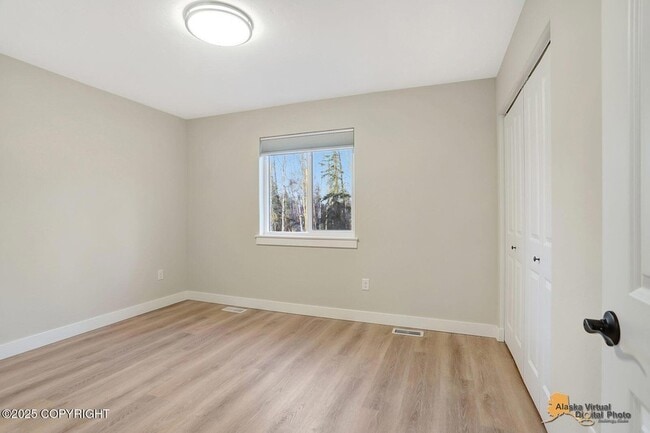 Building Photo - 533 Ashbrook Dr