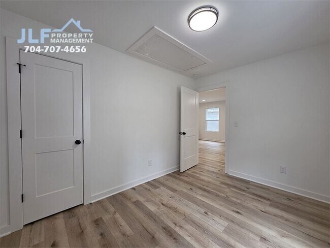 Building Photo - Brand New Construction 2 Bed/ 2 Bath Home in New London!
