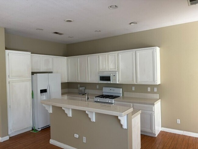 Building Photo - 37799 Amber Ln
