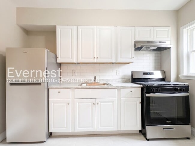 Building Photo - 1408 Cedarcroft Rd