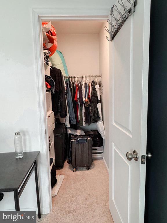 Building Photo - 42462 Dogwood Glen Square