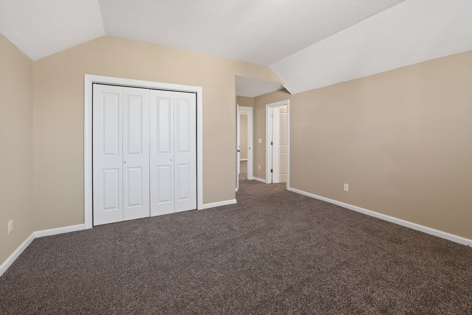 Building Photo - 2226 Kendall Park Dr