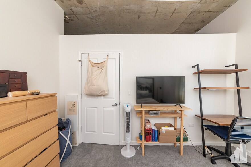 Building Photo - 1464 S Michigan Ave