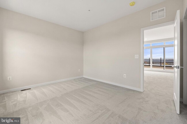 Building Photo - 23142 Horseshoe Trl Sq