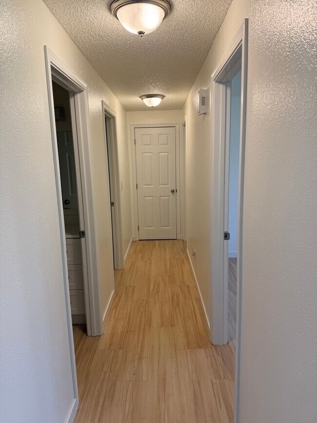 Building Photo - 3 bedroom 2 Bath All New and Upgraded Easy Access to Shops & Frwy $2900 a Month.