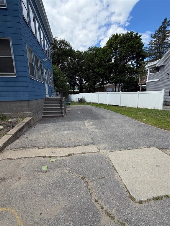 Building Photo - 76 Heywood St