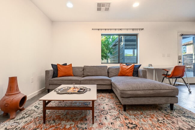 Building Photo - 2029 N 9th St