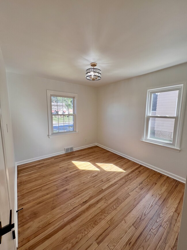 Building Photo - 1514 Parker Dr