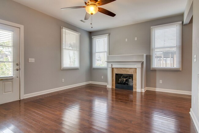 Building Photo - 3 bed 2.5 bath in Germantown, 1 Car Garage, Fenced Yard