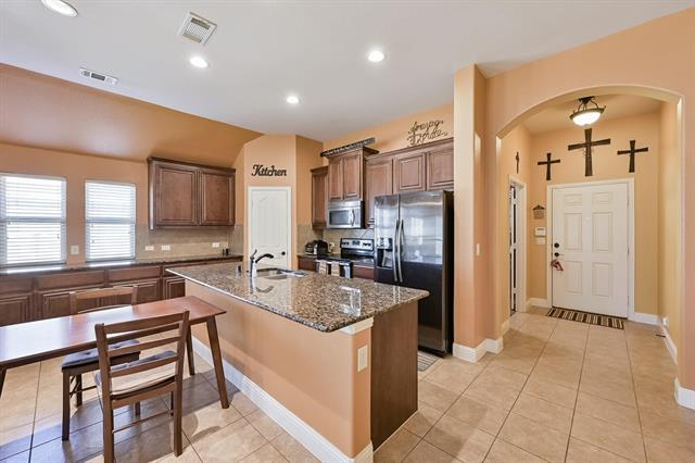 Building Photo - 1108 Longhorn Drive