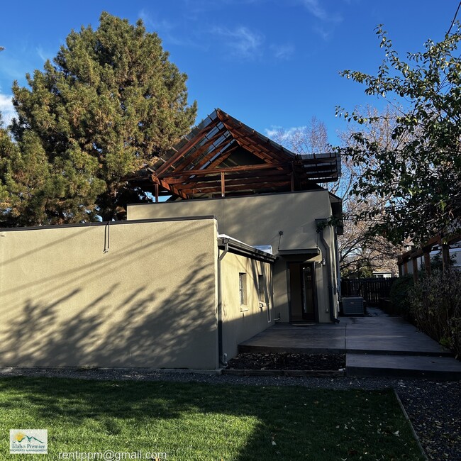 Building Photo - 1919 N 31st St