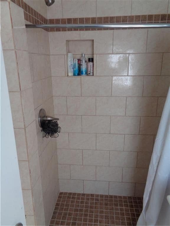 Building Photo - 210 E 32nd St