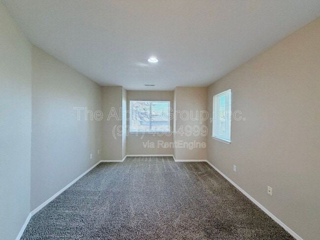 Building Photo - 3986 SW Pinewood Way
