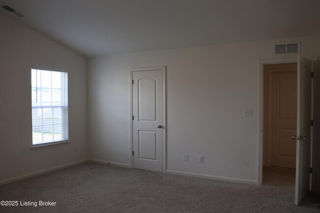 Building Photo - 11703 Parkview Pt