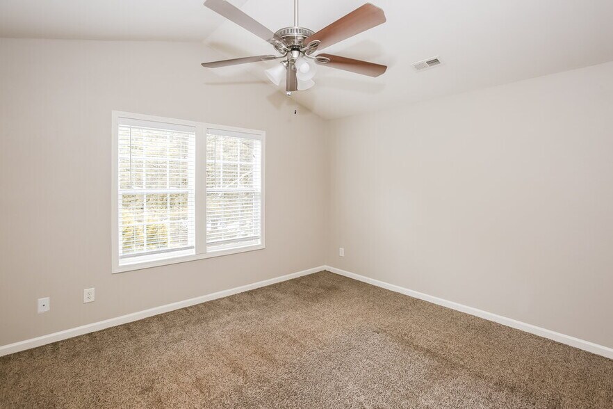 Building Photo - 1223 Hipp Rd