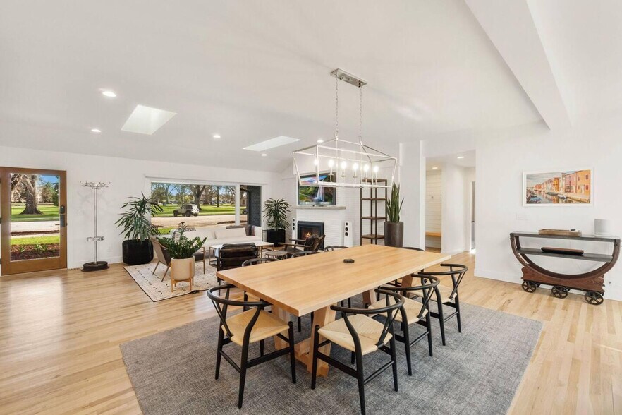 Building Photo - 1500 W Mulberry St