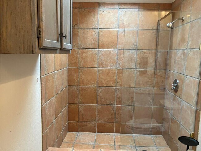 Building Photo - 1916 W 39th St