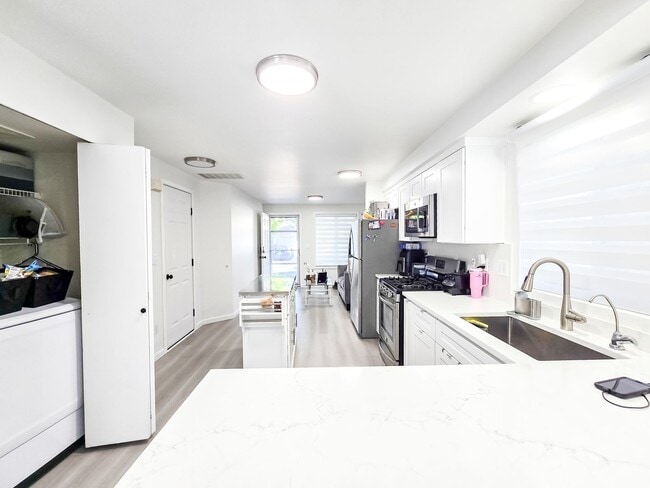 Building Photo - Berry Farms 3BD