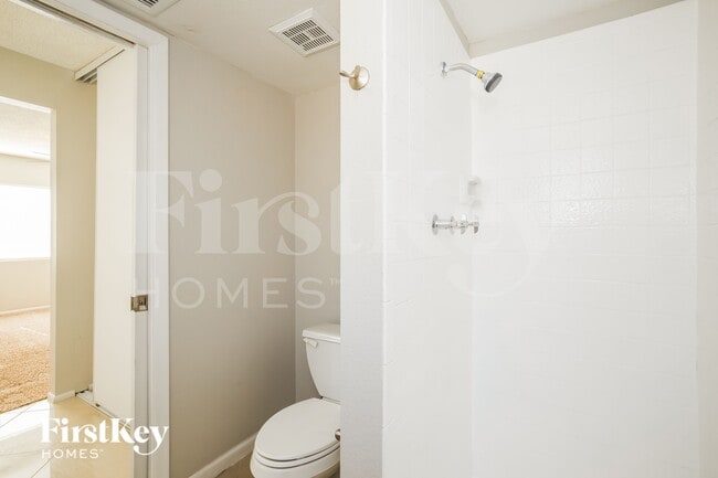 Building Photo - 6025 W Evans Dr