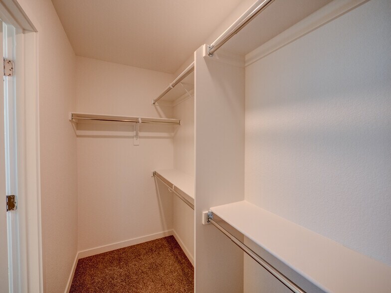 9278 Turlough master bedroom walk in closet. - 9278 Turlough Hts